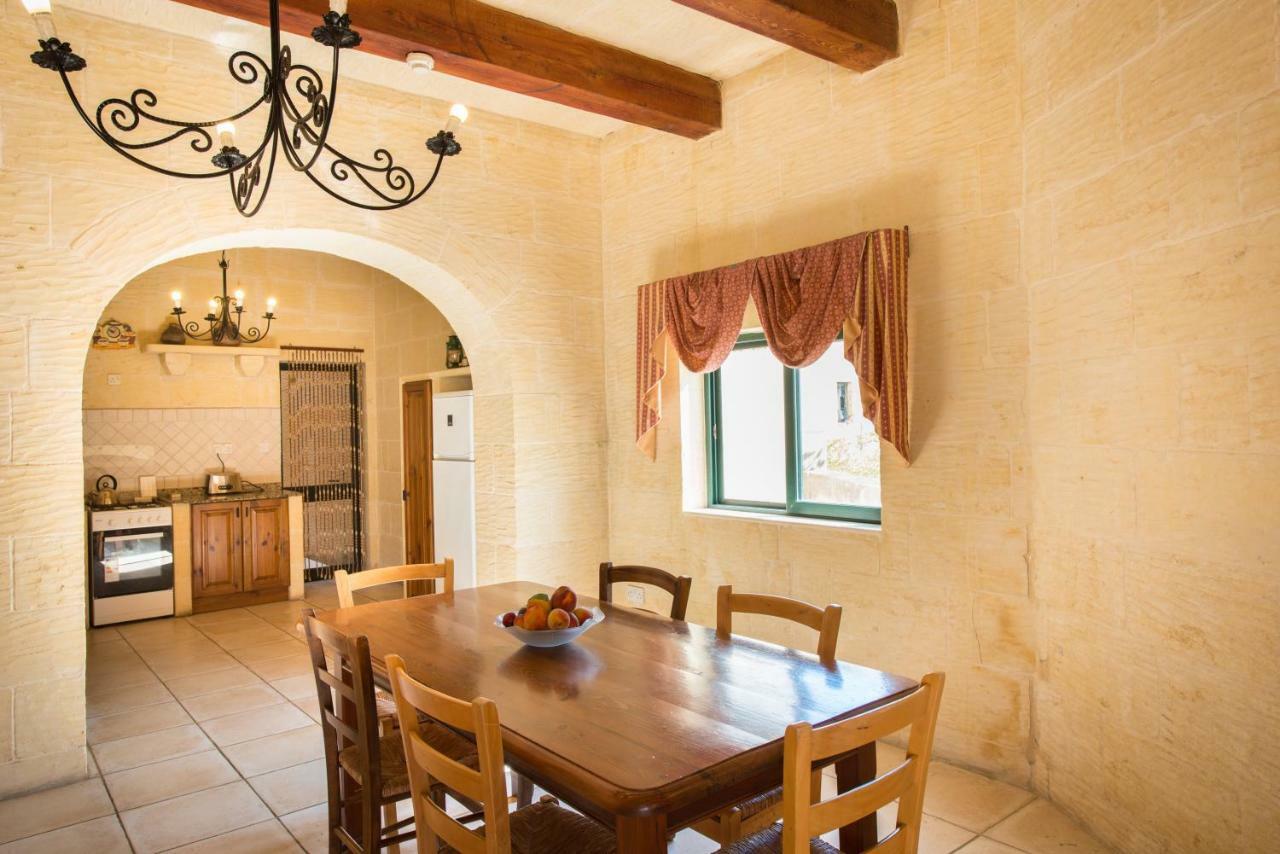 Sunset - Holiday Farmhouse With Large Private Pool In Island Of Gozo Надур Екстериор снимка