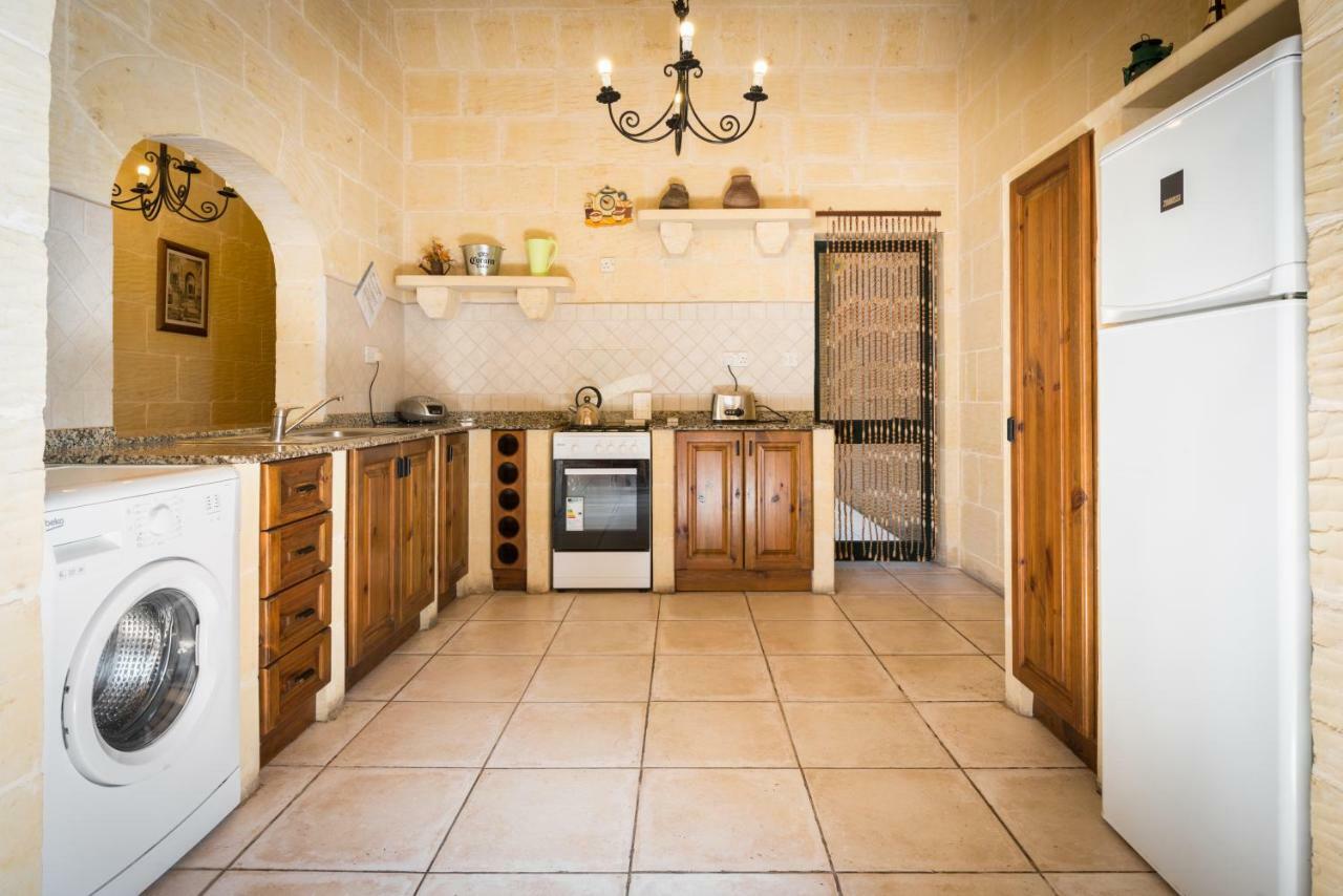 Sunset - Holiday Farmhouse With Large Private Pool In Island Of Gozo Надур Екстериор снимка
